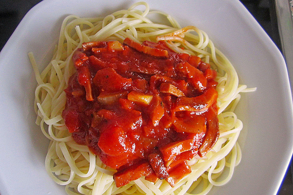 Spaghetti mit Tomatensauce alla napoletana