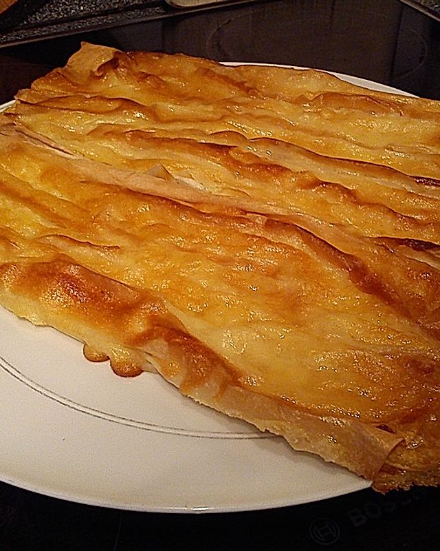 Türkisches Dessert "Ekmek Tatlisi"