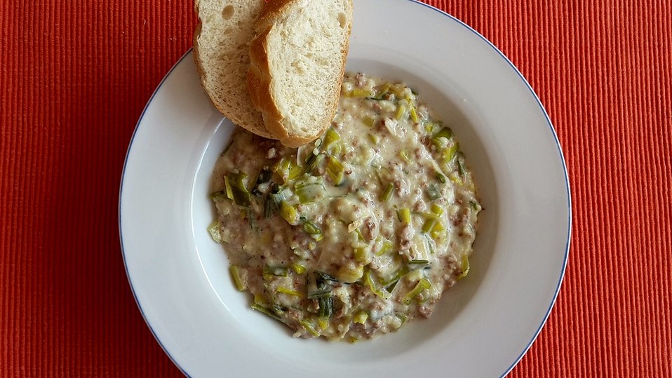 Fettarme Hackfleisch-Lauchsuppe mit Frischkäse von agripina Fettarme Hackfleisch-Lauchsuppe mit Frischkäse von agripina