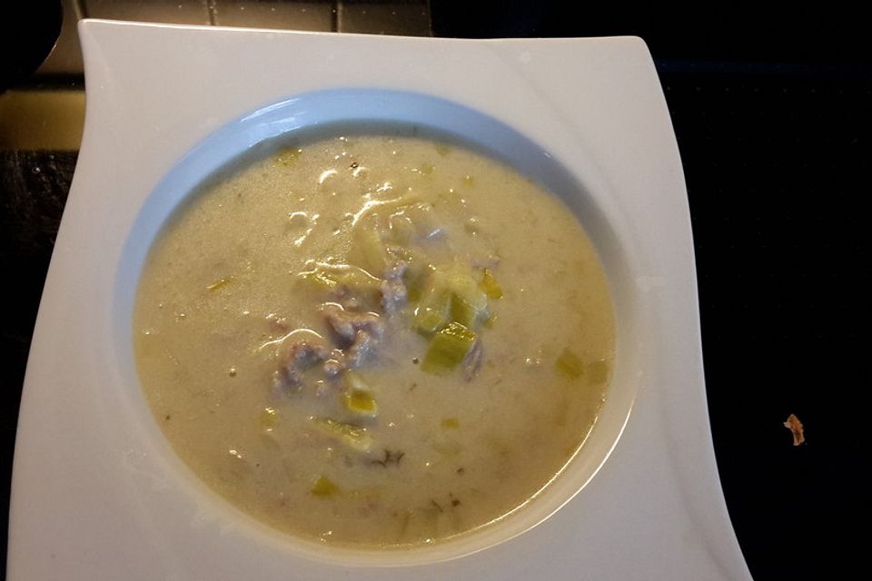 Fettarme Hackfleisch-Lauchsuppe mit Frischkäse