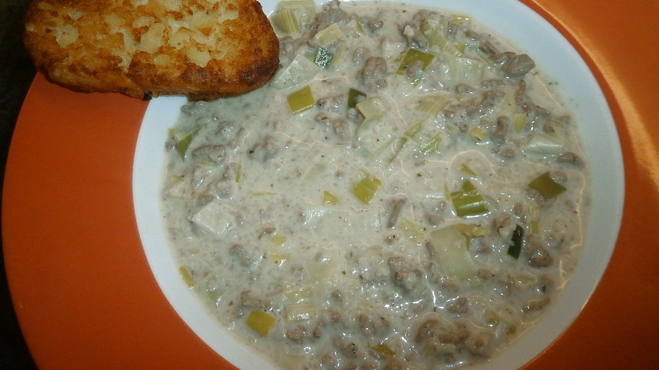 Fettarme Hackfleisch-Lauchsuppe mit Frischkäse von agripina Fettarme Hackfleisch-Lauchsuppe mit Frischkäse von agripina