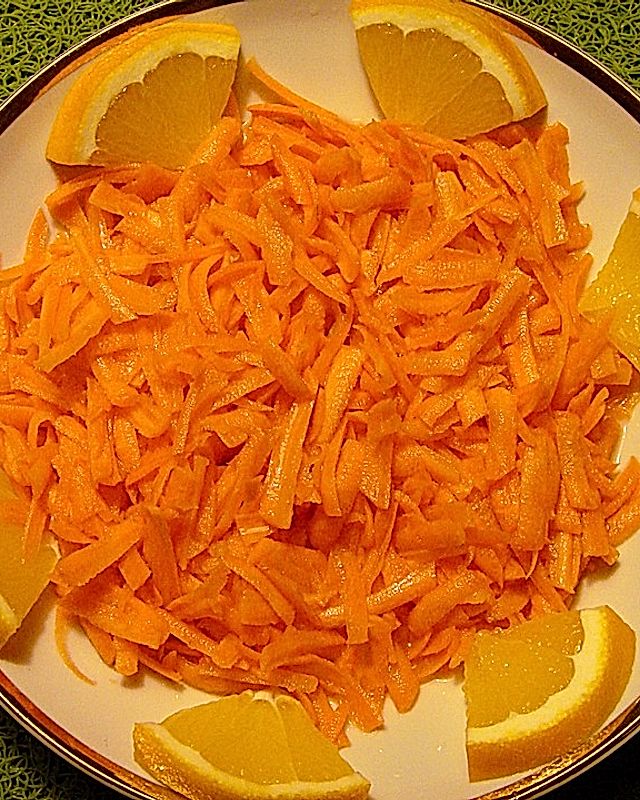 Karottensalat mit Orangendressing