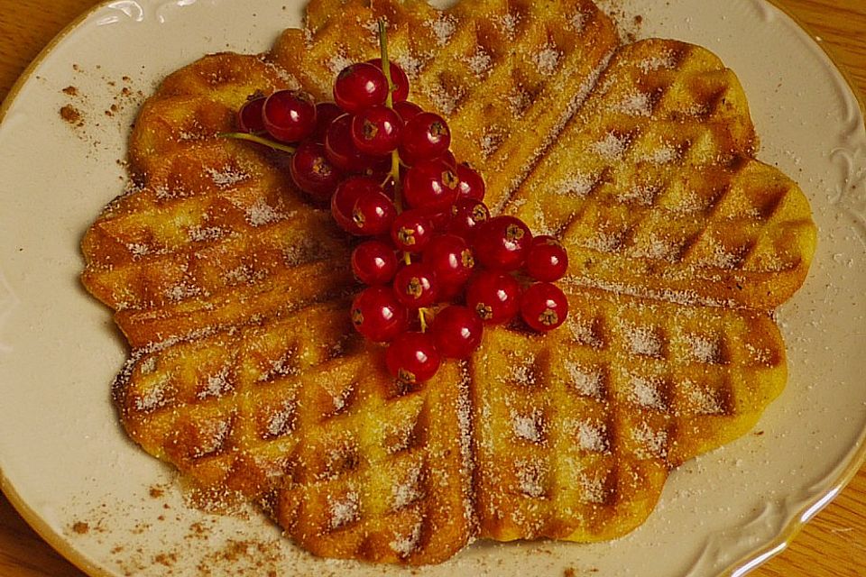 Apfel-Hirse-Waffeln