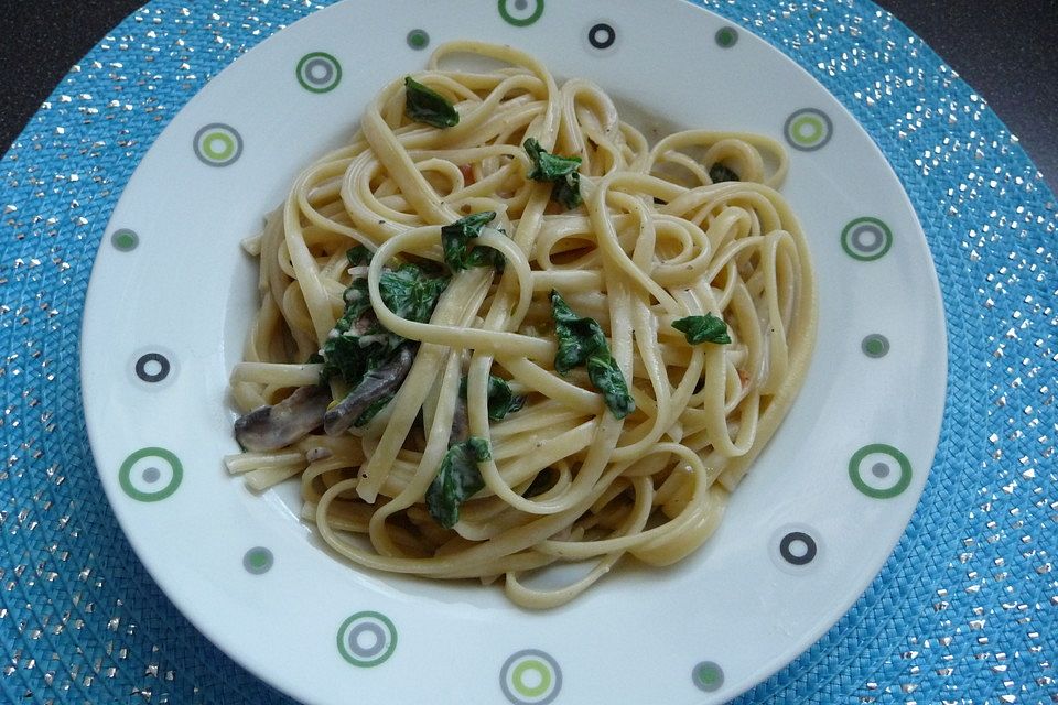 Tagliatelle in Pilz-Bärlauch-Parmesan Soße