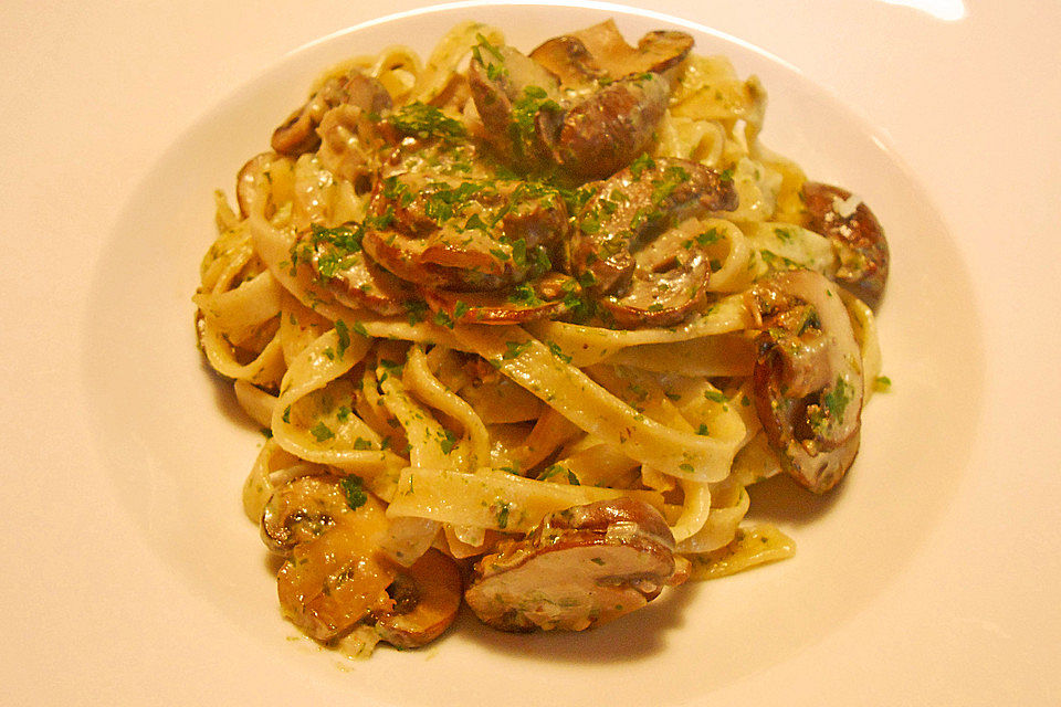 Tagliatelle in Pilz-Bärlauch-Parmesan Soße