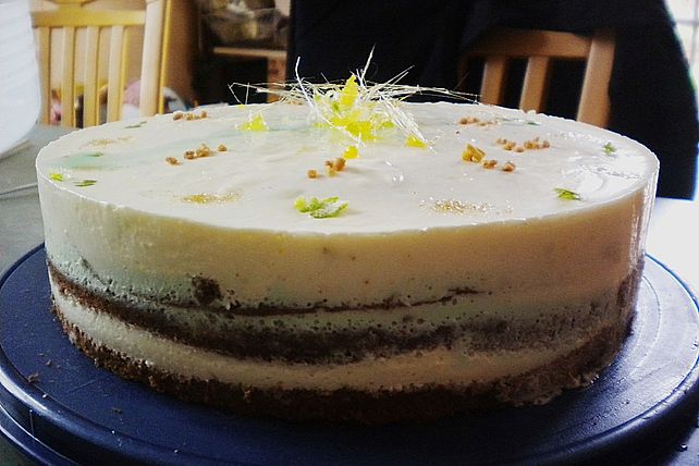 Ernies Limetten-Waldmeister-Buttermilch-Torte von Ernie91| Chefkoch