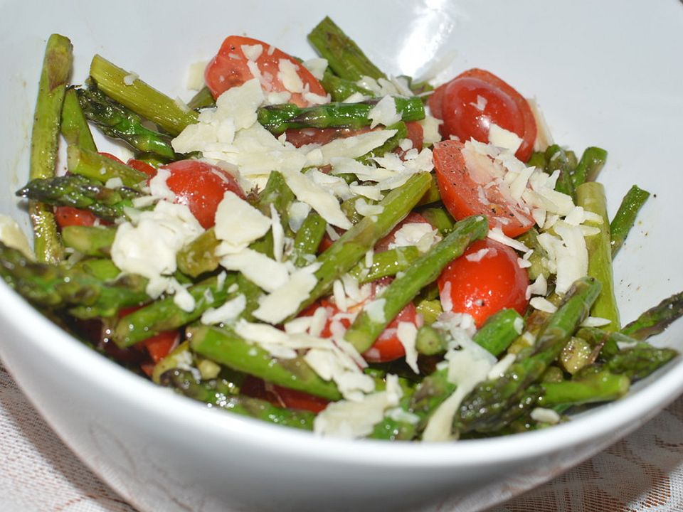 Spargel-Tomaten-Salat mit Parmesan von IzabelaWick| Chefkoch