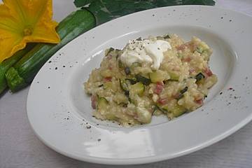 Zucchini-Risotto mit Speck