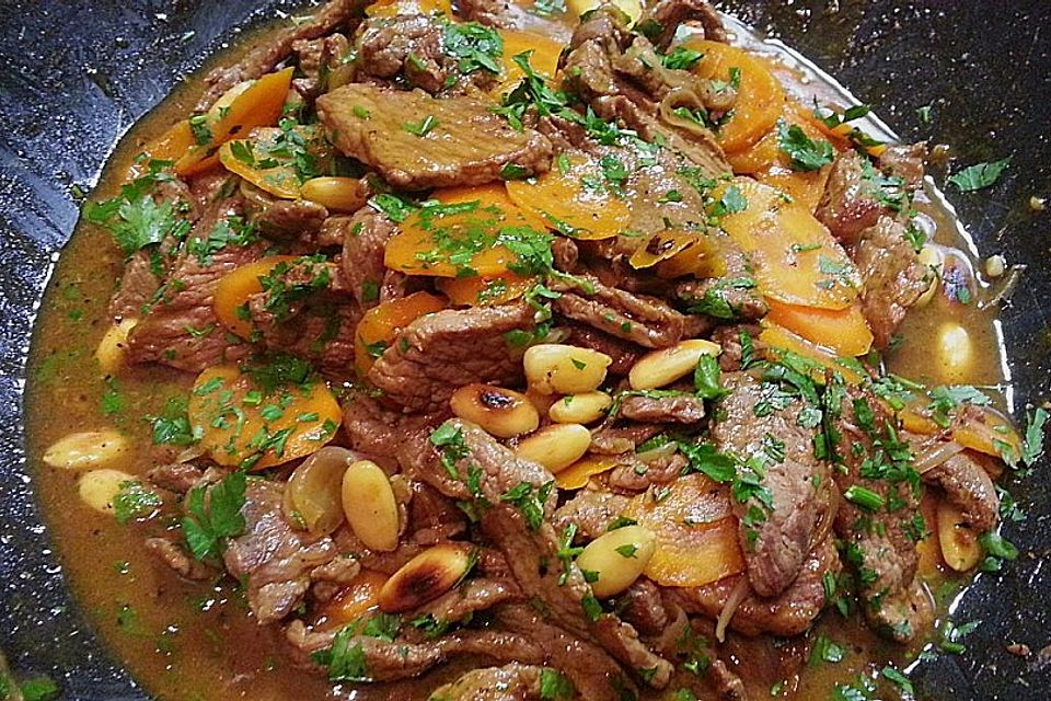 Orientalische Steakpfanne mit Mandeln Orientalische Steakpfanne mit Mandeln