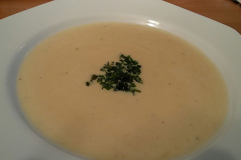 Stiltonsuppe mit Petersilie