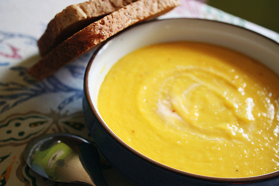 Mango-Kokos Cremesuppe