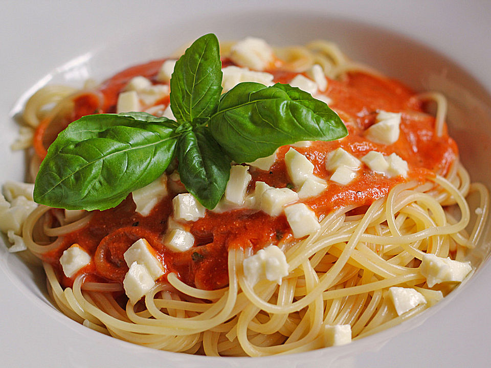 Pasta in Tomaten-Feta-Soße von cucina_mia| Chefkoch