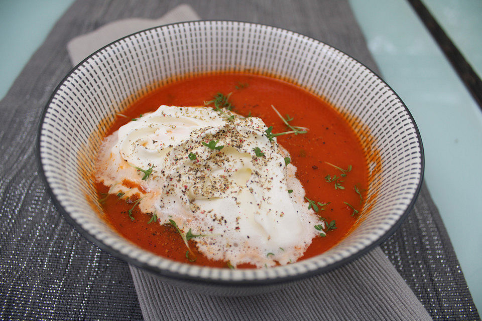 Tomatensuppe aus frischen Tomaten