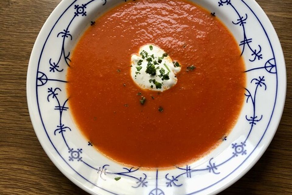 Tomatensuppe aus frischen Tomaten