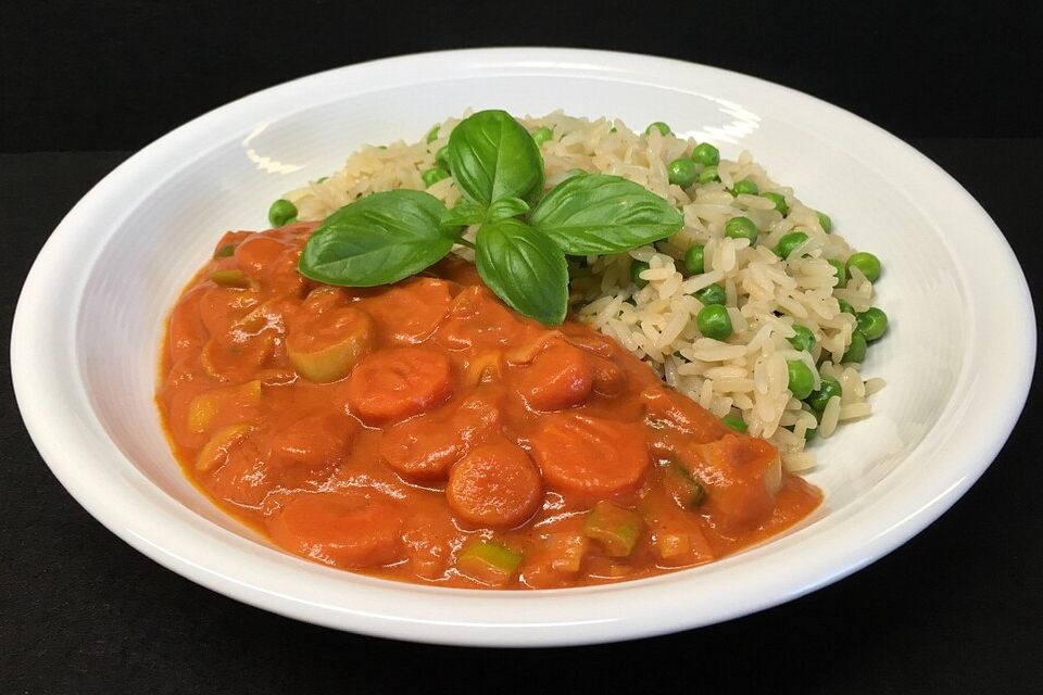 Tomatensoße mit Karotten und Lauch