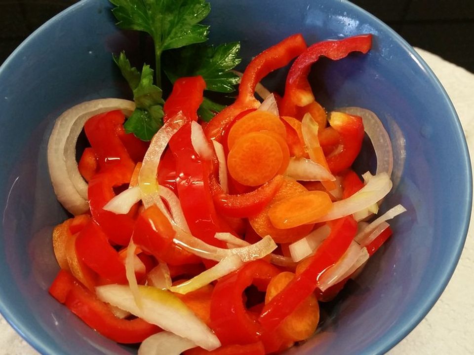 Paprika-Karotten-Salat von Juulee | Chefkoch