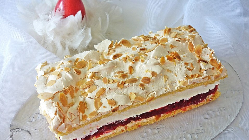 Baiser-Schicht-Torte mit Johannisbeer-Sahnefüllung von Justeph Baiser-Schicht-Torte mit Johannisbeer-Sahnefüllung von Justeph