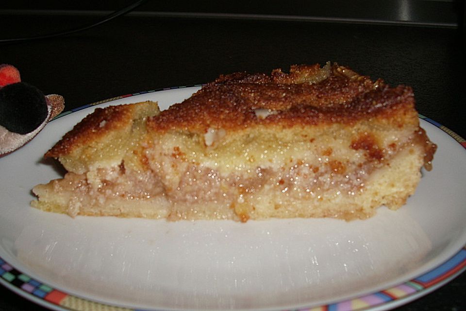 Gedeckte Apfeltorte mit Nussdecke