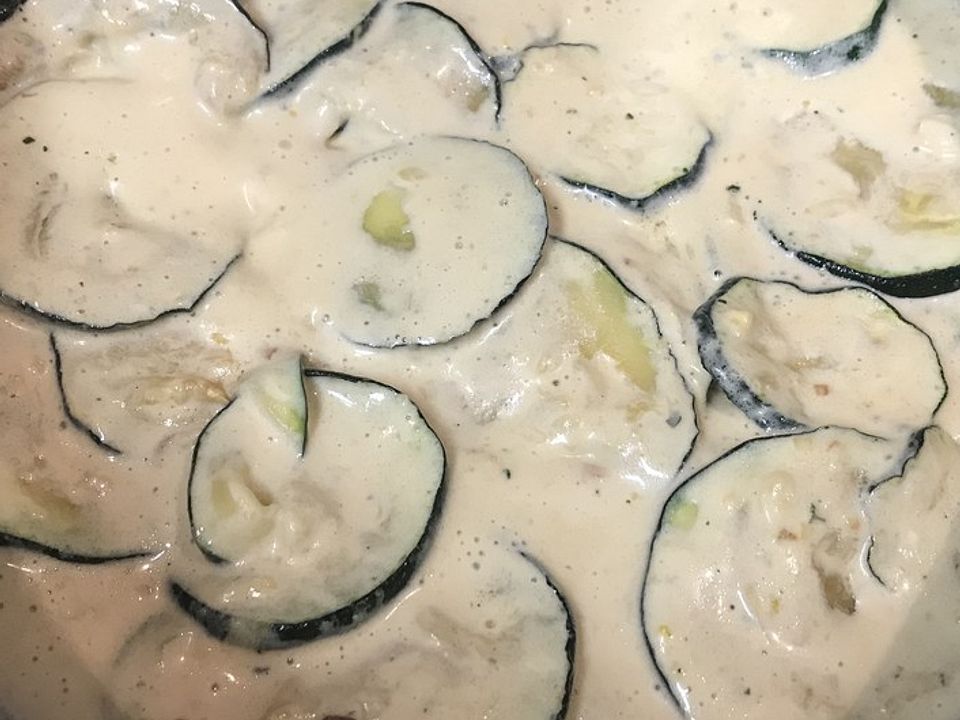 Zucchini-Schinken-Curry-Sahne Sauce von pumba0505| Chefkoch