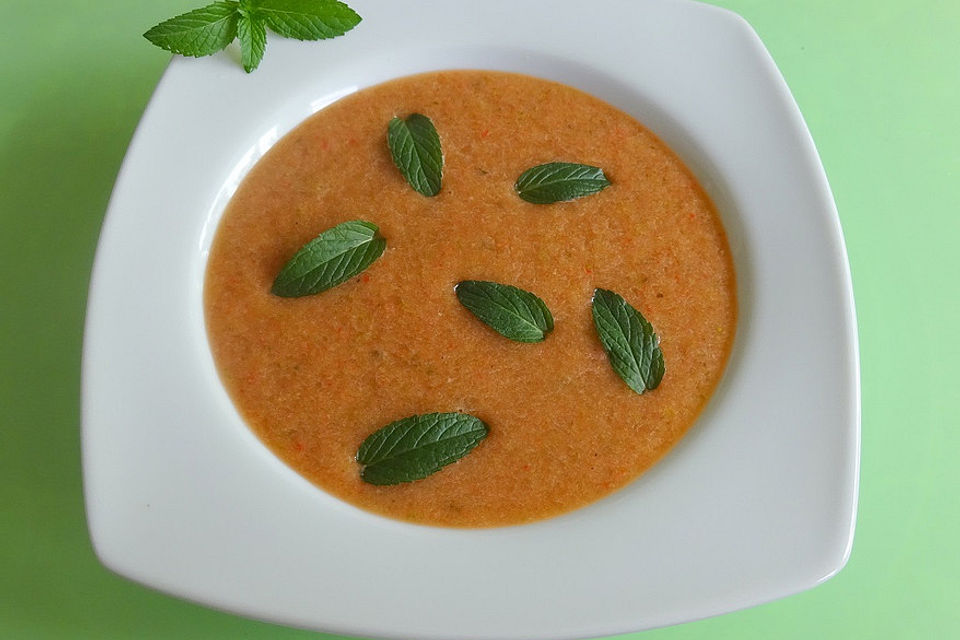 Gazpacho mit Erdbeeren