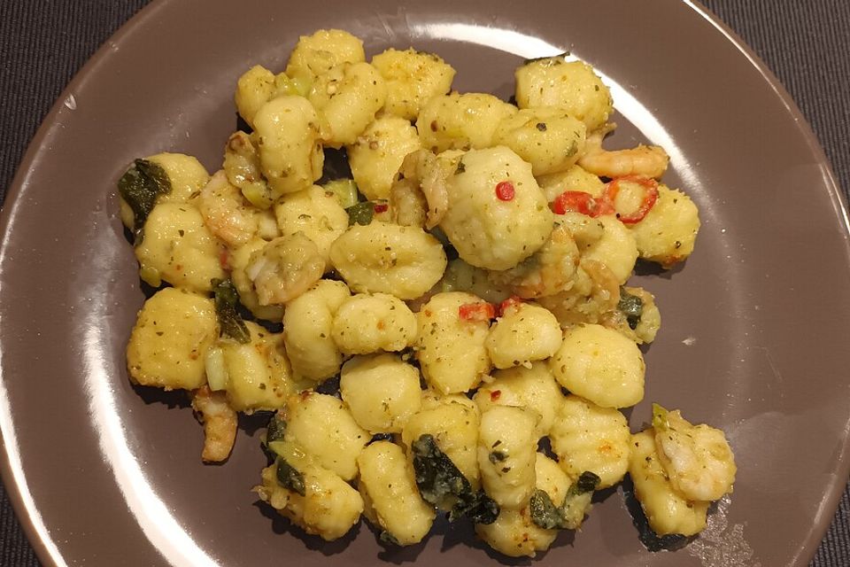 Selbstgemachte Gnocchi in Salbei-Butter