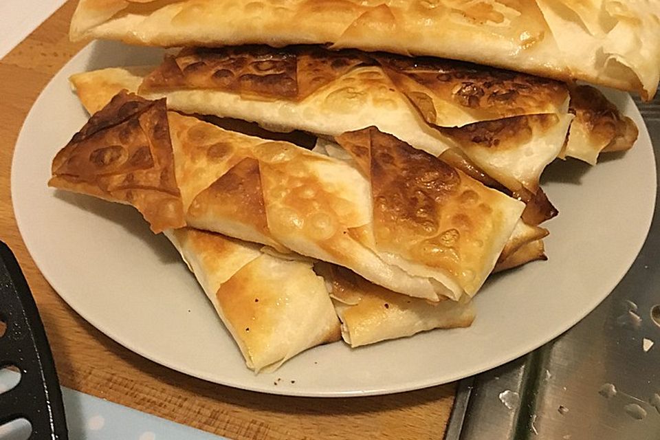 Sigara Böregi - Zigarren Börek