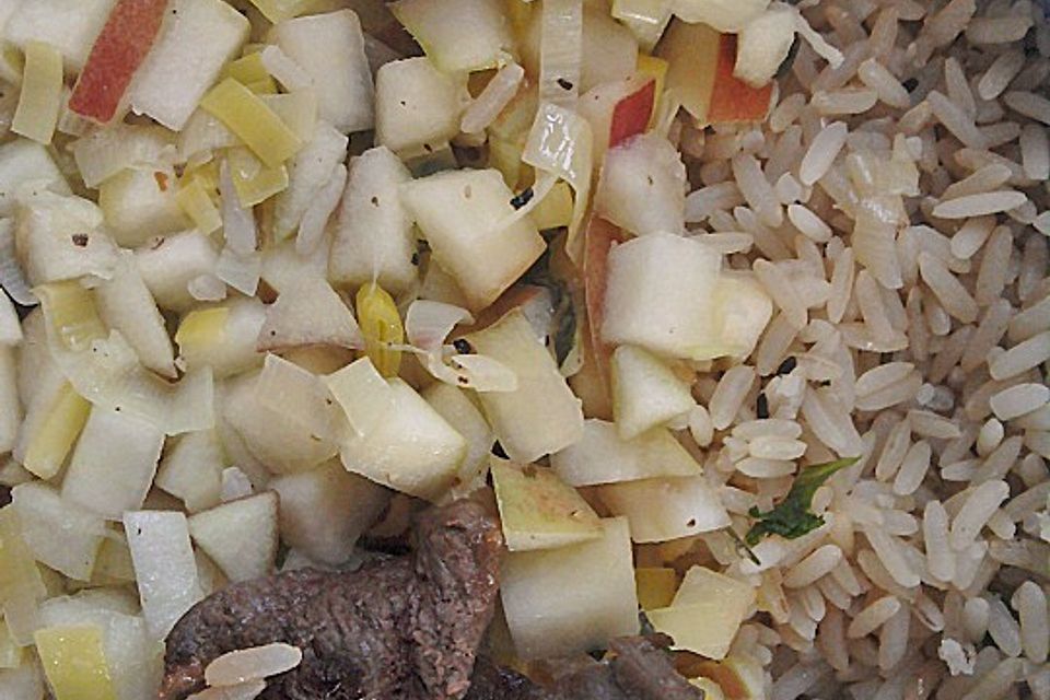 Roastbeef mit Kräuterreis und Apfel-Lauch