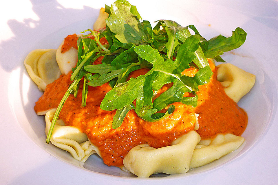 Spaghetti mit Tomaten-Mascarponesauce und Karotten