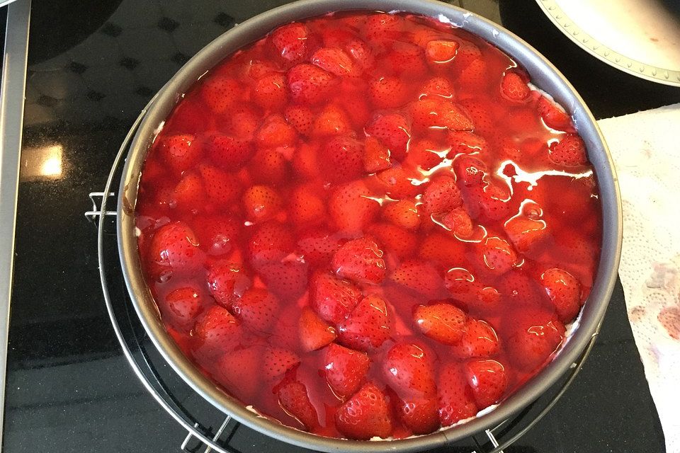 Erdbeerkuchen mit Quark und Sahne