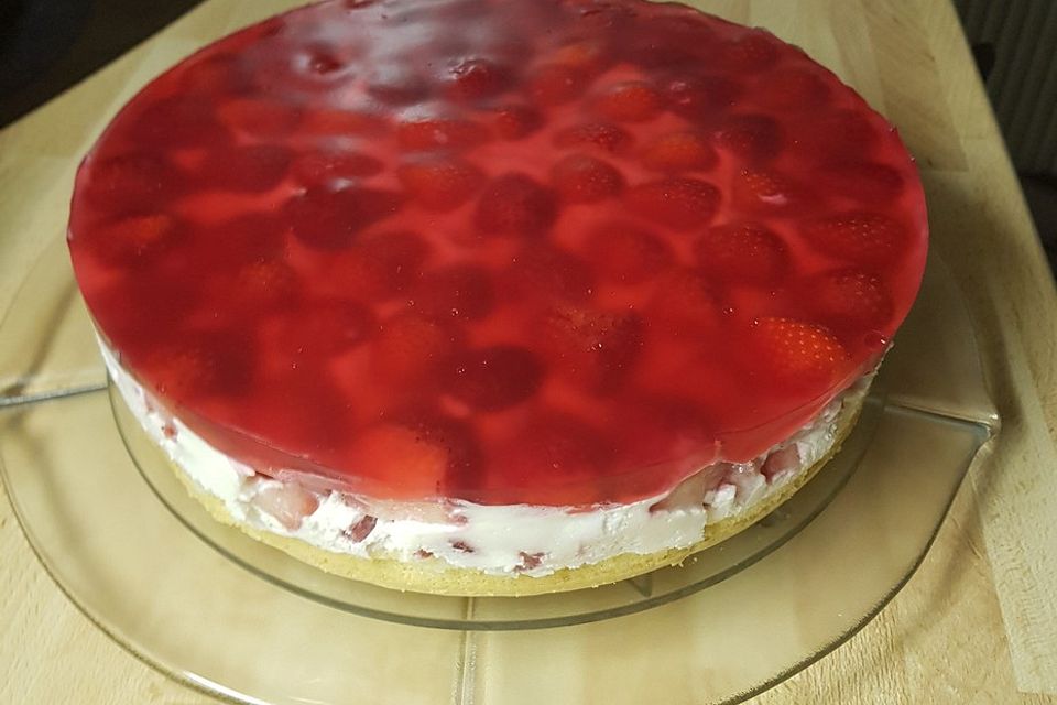 Erdbeerkuchen mit Quark und Sahne