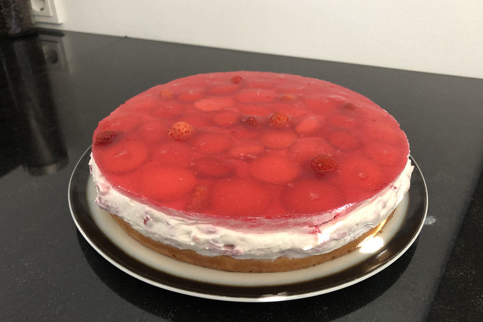 Erdbeerkuchen mit Quark und Sahne