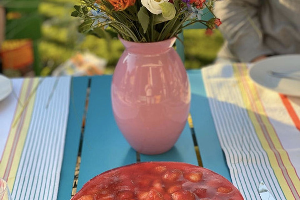 Erdbeerkuchen mit Quark und Sahne