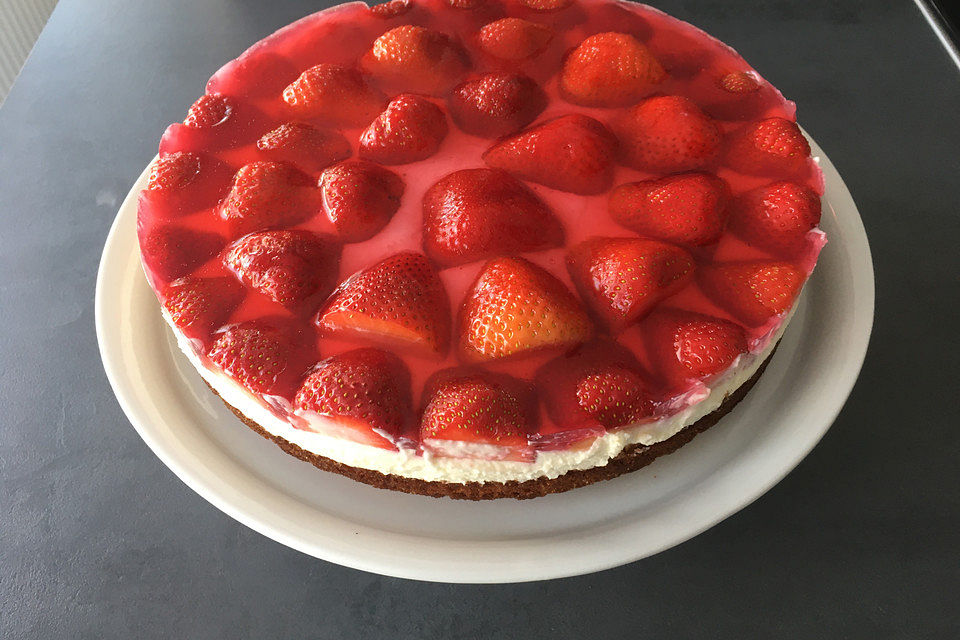 Erdbeerkuchen mit Quark und Sahne