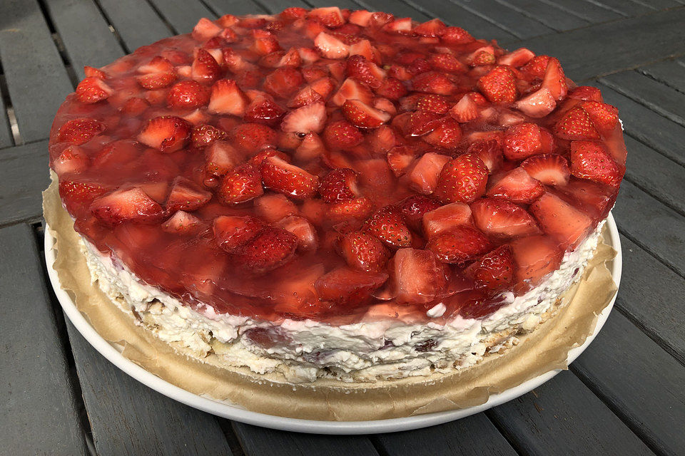 Erdbeerkuchen mit Quark und Sahne