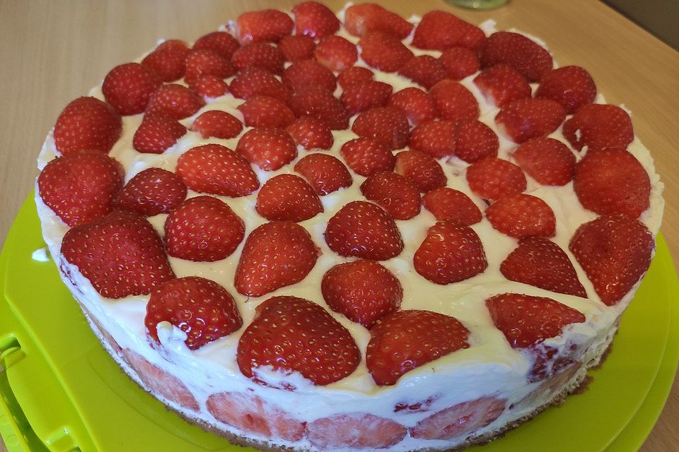 Erdbeerkuchen mit Quark und Sahne