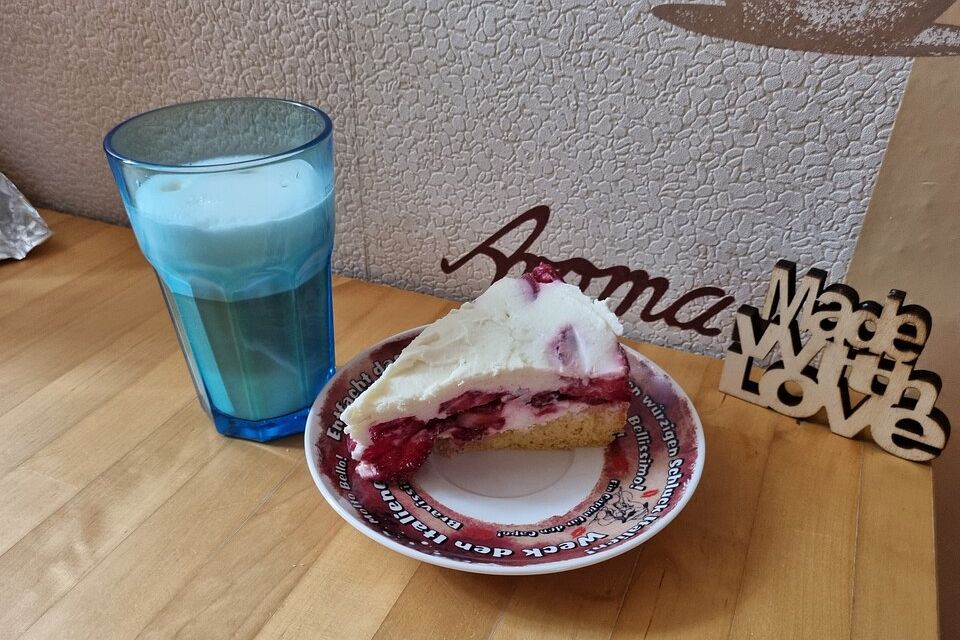 Erdbeerkuchen mit Quark und Sahne