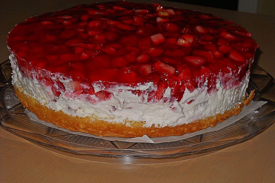 Erdbeerkuchen mit Quark und Sahne