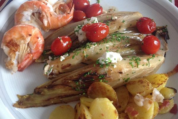 Gebratener Chicorèe mit Tomate und Fetakäse von Mapula | Chefkoch