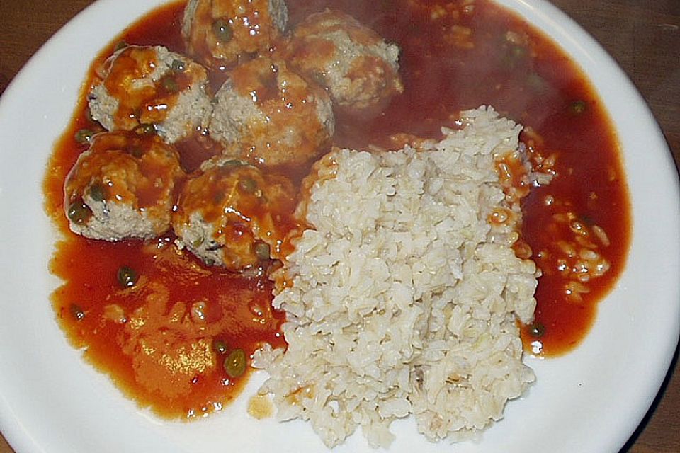 Fleischklößchen mit Tomatensauce