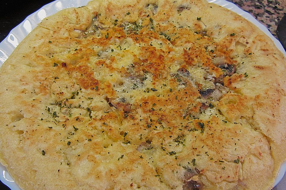 Pfannkuchen mit Champignons und Käse