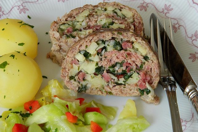 Gefüllte Hackfleisch-Rolle mit Apfel-Speck-Füllung von enelaacher| Chefkoch