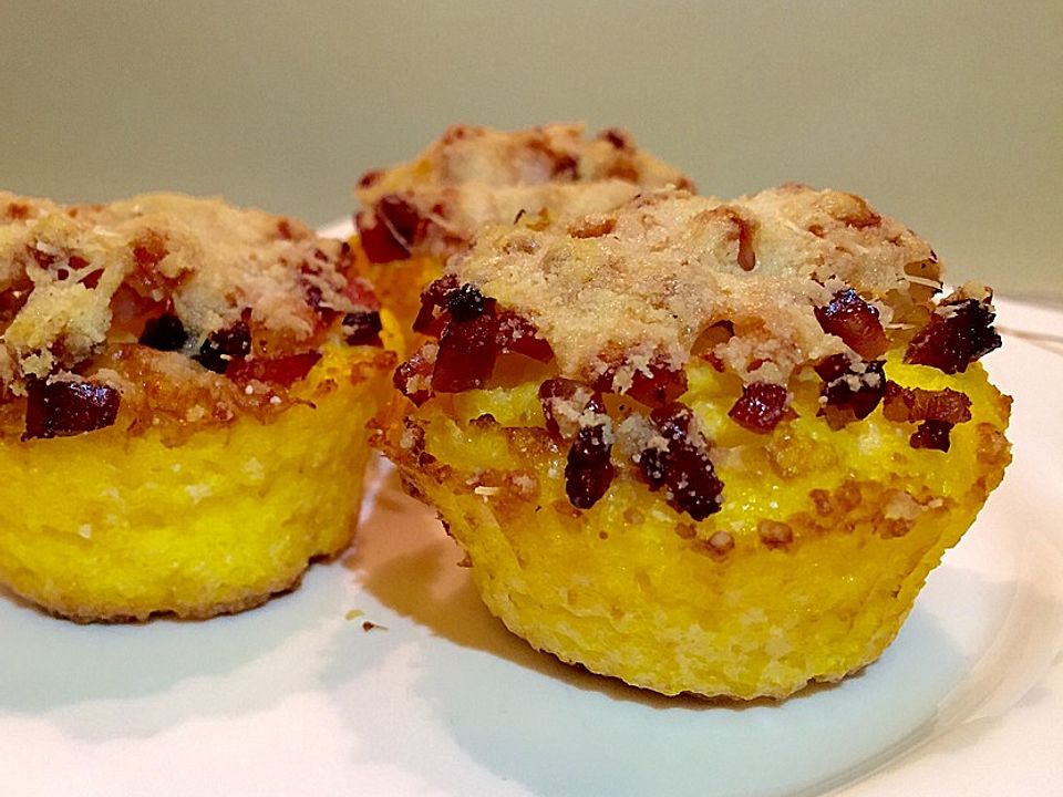 Herzhalft Polenta-Muffins mit Parmesankruste von sylvie99| Chefkoch