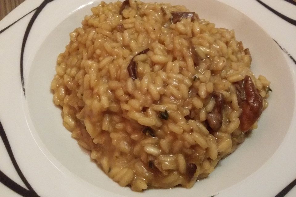 Risotto mit getrockneten Steinpilzen