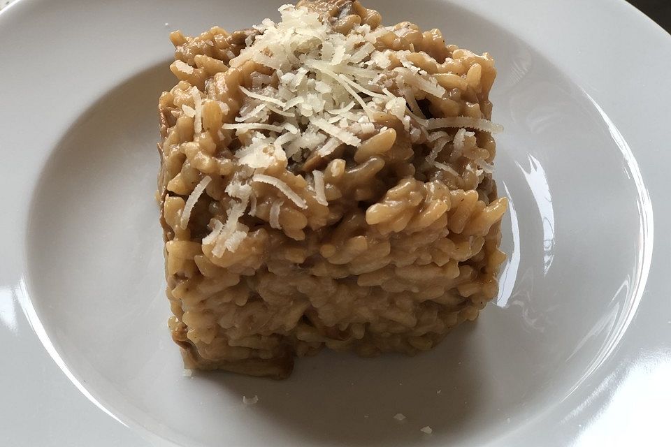 Risotto mit getrockneten Steinpilzen