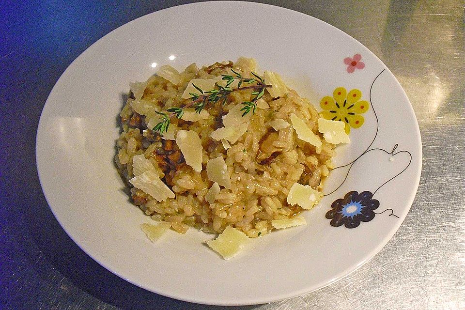 Risotto mit getrockneten Steinpilzen