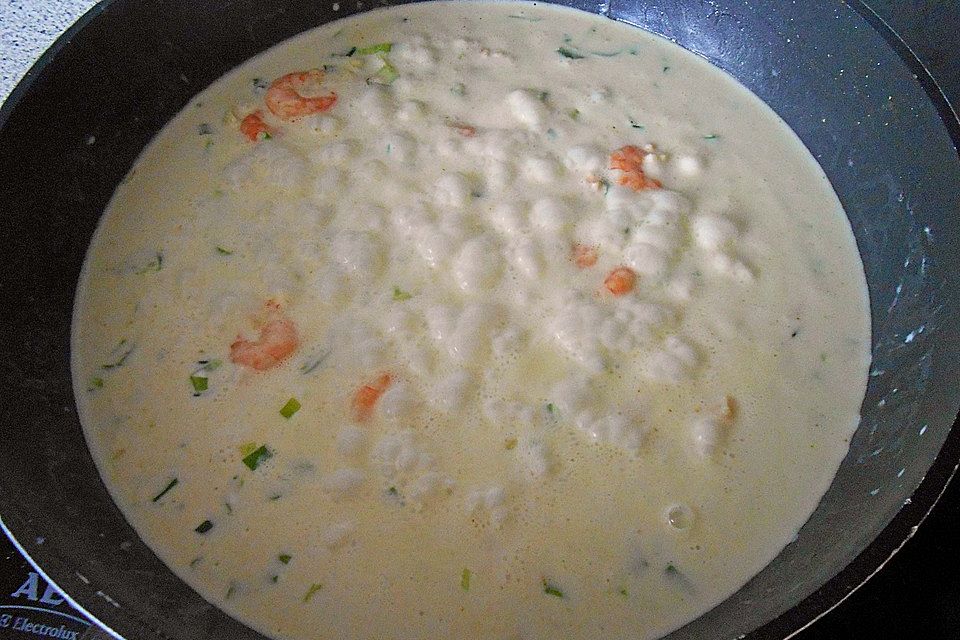 Curry-Shrimps-Sauce mit Mie-Nudeln Curry-Shrimps-Sauce mit Mie-Nudeln