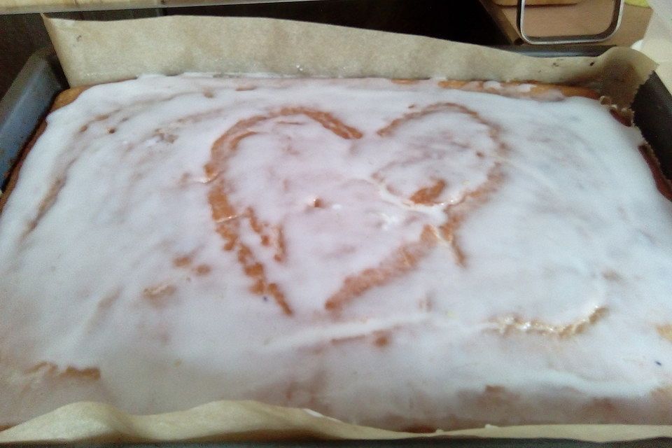 Zitronenkuchen auf dem Blech Zitronenkuchen auf dem Blech