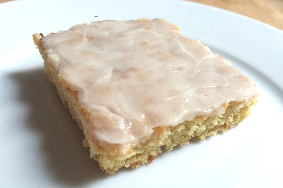 Zitronenkuchen auf dem Blech Zitronenkuchen auf dem Blech
