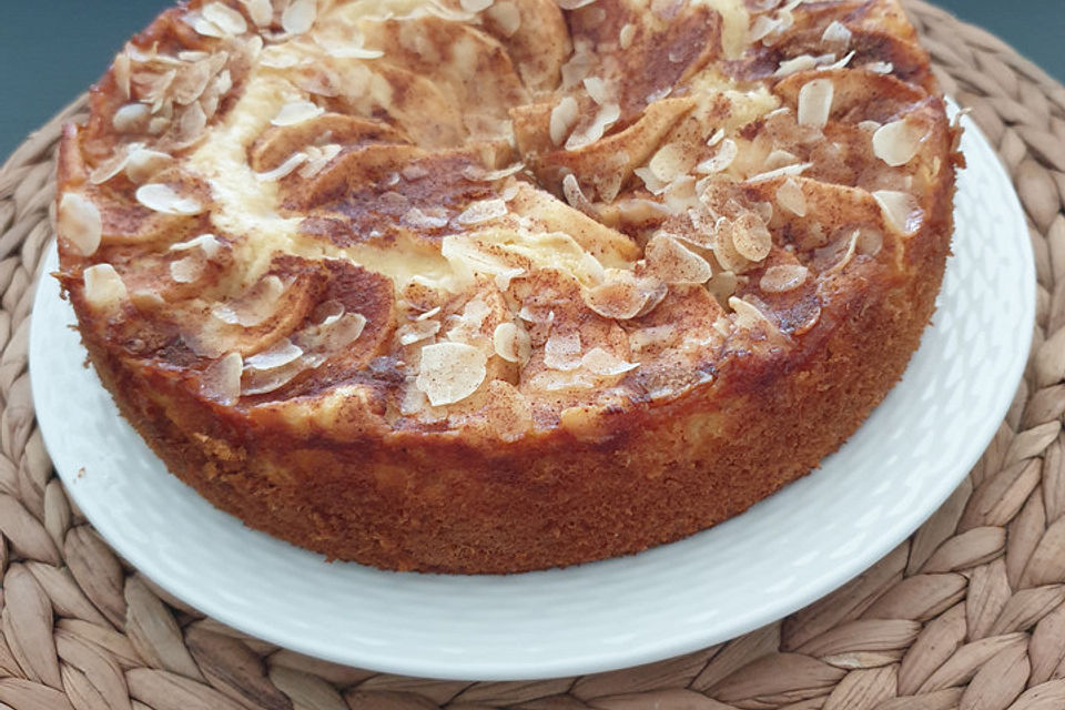 Schneller Apfel-Pudding Kuchen