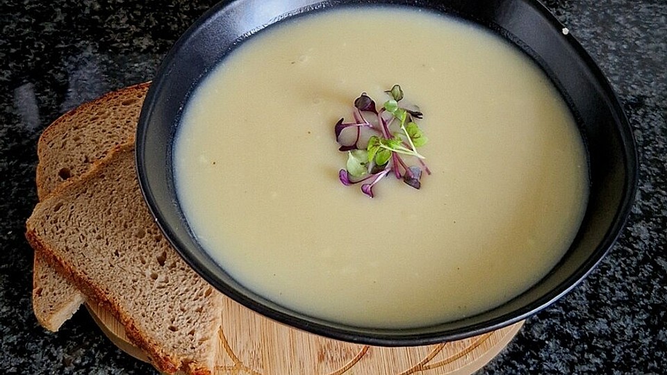 Einfache Spargelcremesuppe nur aus Resten von schaf76